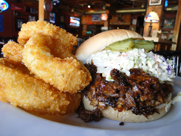 Memphis Style Pulled Pork sandwich